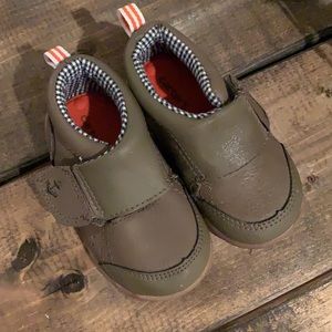 Carter’s size 5 shoe